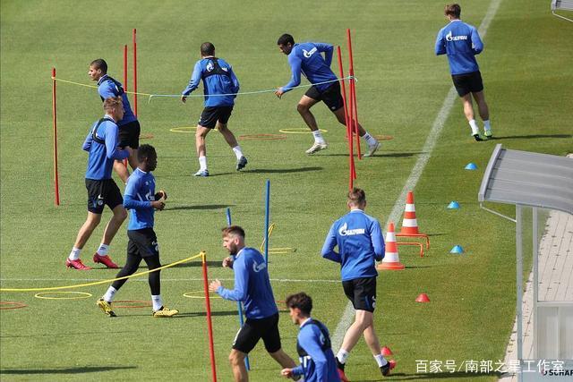 21岁英格兰中场汤米·皮林加盟斯洛伐克米哈洛夫采